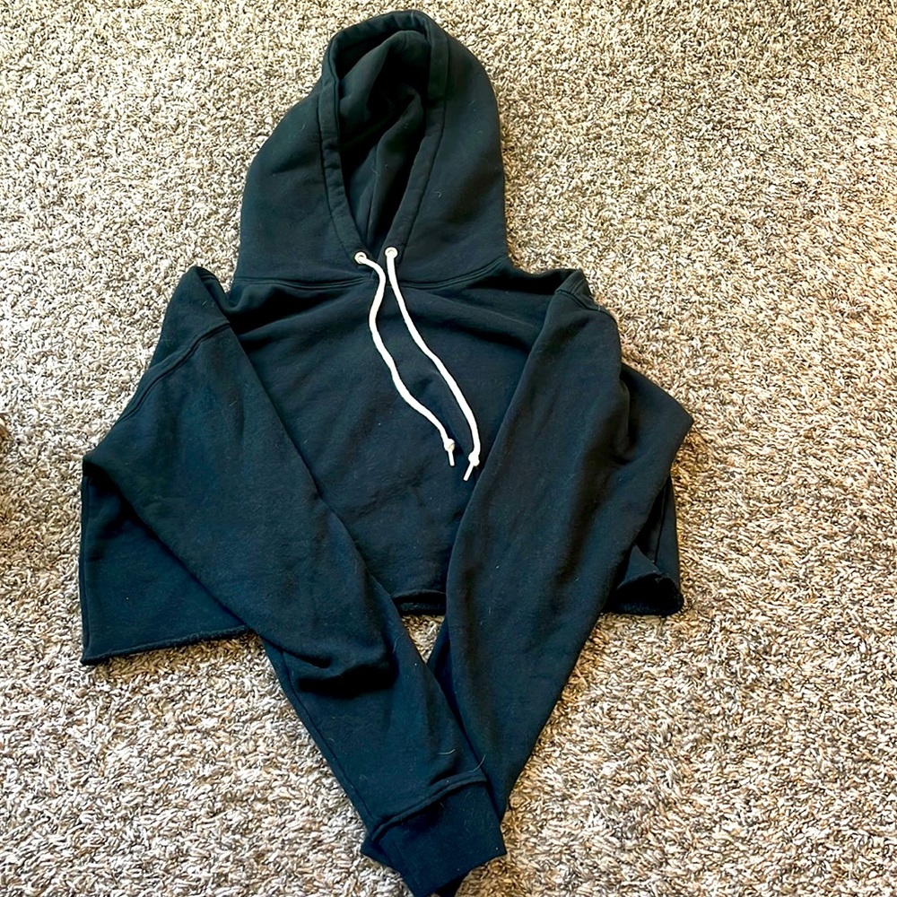 Black Crop Top Sweatshirt